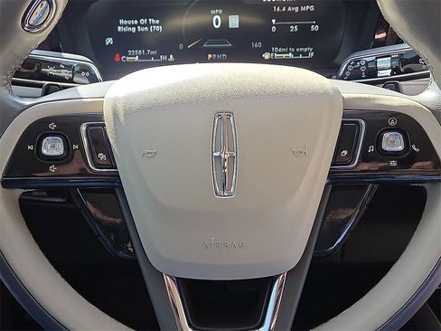 Used 2022 Lincoln Corsair Reserve image 30