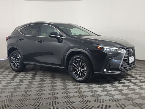 Used 2024 Lexus NX 250 FWD image 2