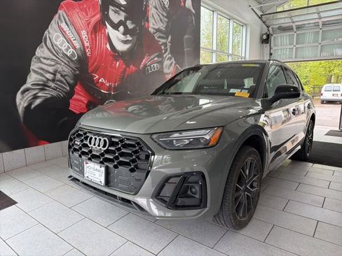 Used 2023 Audi SQ5 Premium Plus w/ Premium Plus Package AWD/4WD image 1