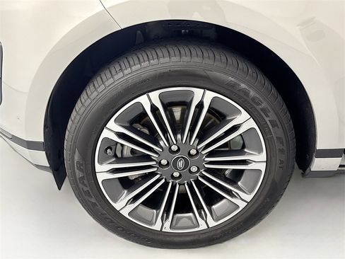 Used 2026 Land Rover Range Rover Evoque S image 31