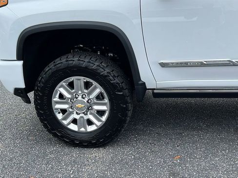 New 2025 Chevrolet Silverado 2500 High Country w/ High Country Premium Package image 9
