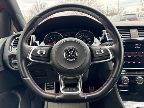 Used 2018 Volkswagen GTI SE image 23