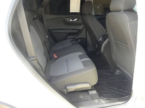 Used 2024 Chevrolet Blazer LT w/ Convenience Package FWD image 17