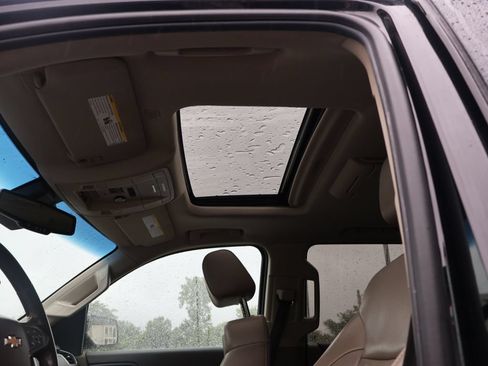 Used 2018 Chevrolet Tahoe Premier AWD/4WD image 10