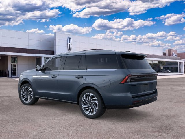 New 2026 Lincoln Navigator Reserve AWD/4WD image 4