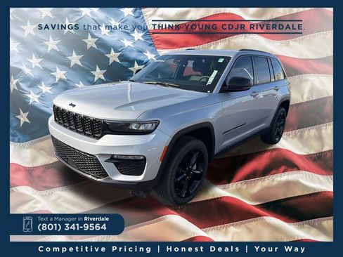 Used 2025 Jeep Grand Cherokee Limited w/ Black Appearance Package image 1