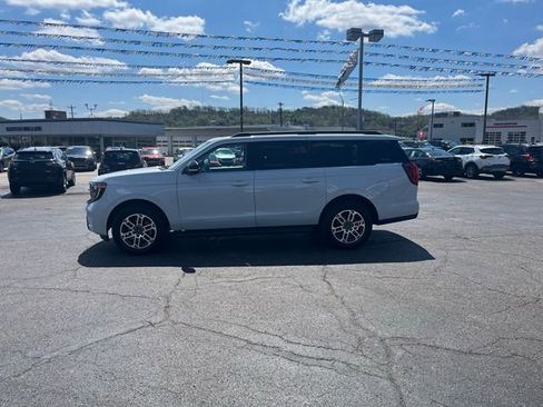 Used 2025 Ford Expedition Max Active image 4