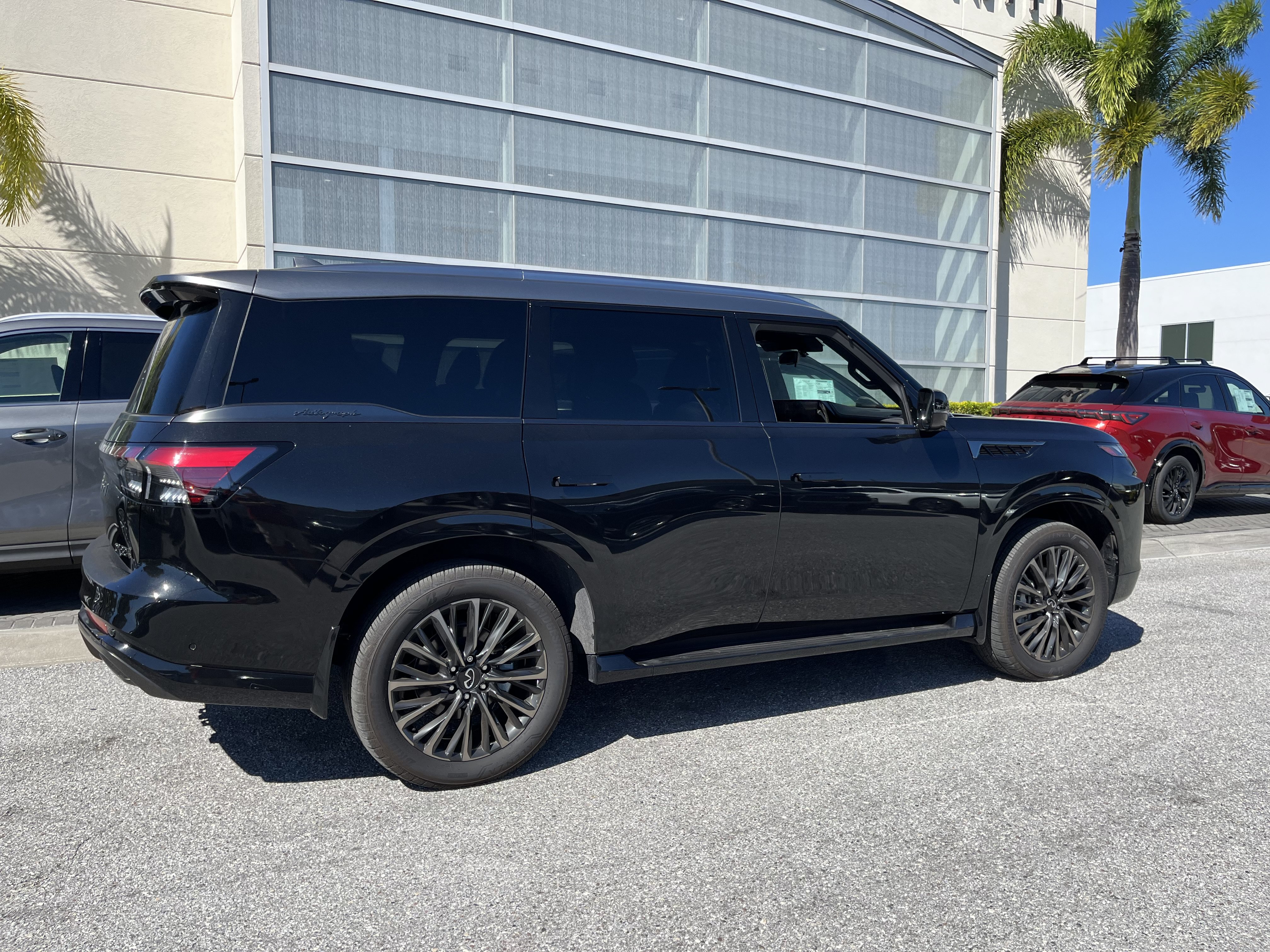 Certified 2026 INFINITI QX80 Autograph w/ Premium Cargo Package AWD/4WD image 9