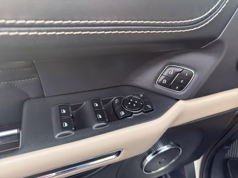 Used 2024 Ford Expedition Max Platinum image 13