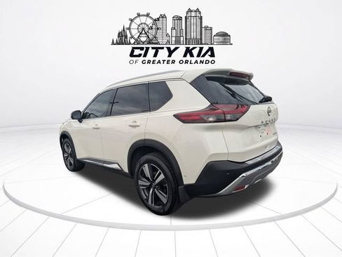 Used 2023 Nissan Rogue Platinum w/ Platinum Premium Package FWD image 3