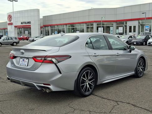 Used 2023 Toyota Camry SE image 7