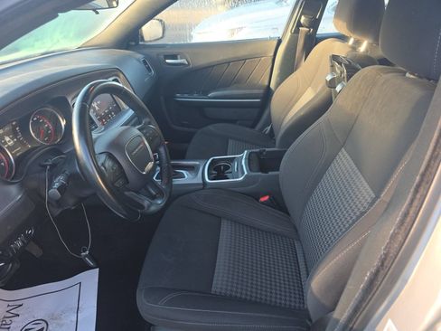Used 2023 Dodge Charger SXT RWD image 2