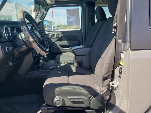 Used 2022 Jeep Wrangler Sport AWD/4WD image 10