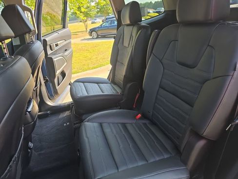 Used 2025 Kia Telluride SX Prestige AWD/4WD image 16