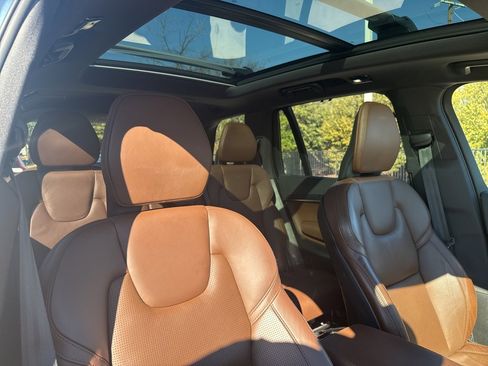 Certified 2023 Volvo XC90 B6 Ultimate w/ Protection Package Premier image 12