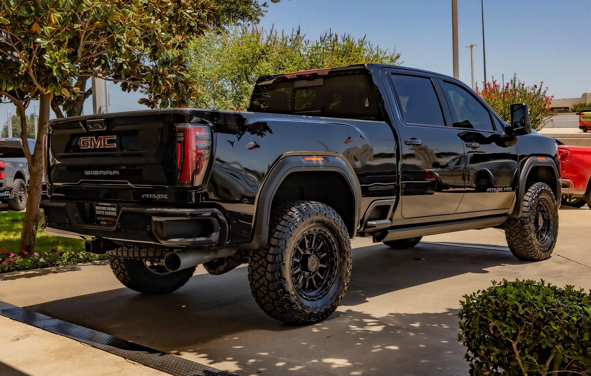 Used 2024 GMC Sierra 2500 AT4X AWD/4WD image 10