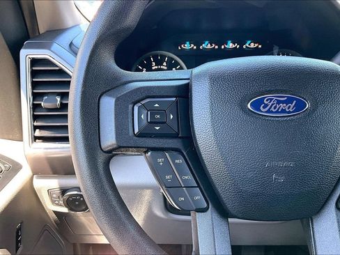 Used 2015 Ford F150 XLT AWD/4WD image 24