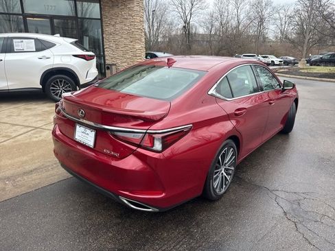 Certified 2024 Lexus ES 350 w/ Premium Package image 3