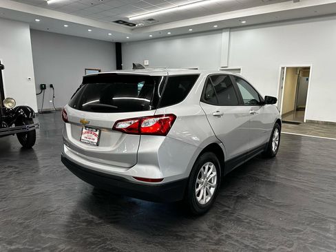 Used 2021 Chevrolet Equinox LS w/ LS Convenience Package image 5