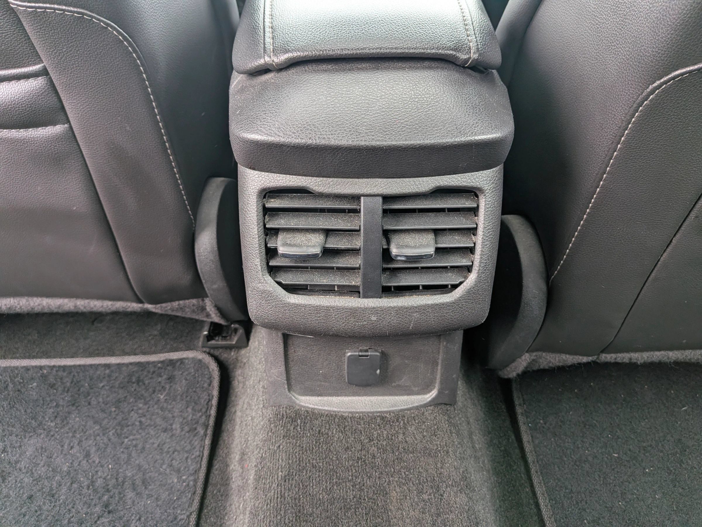 Used 2015 Ford Fusion Titanium FWD image 36