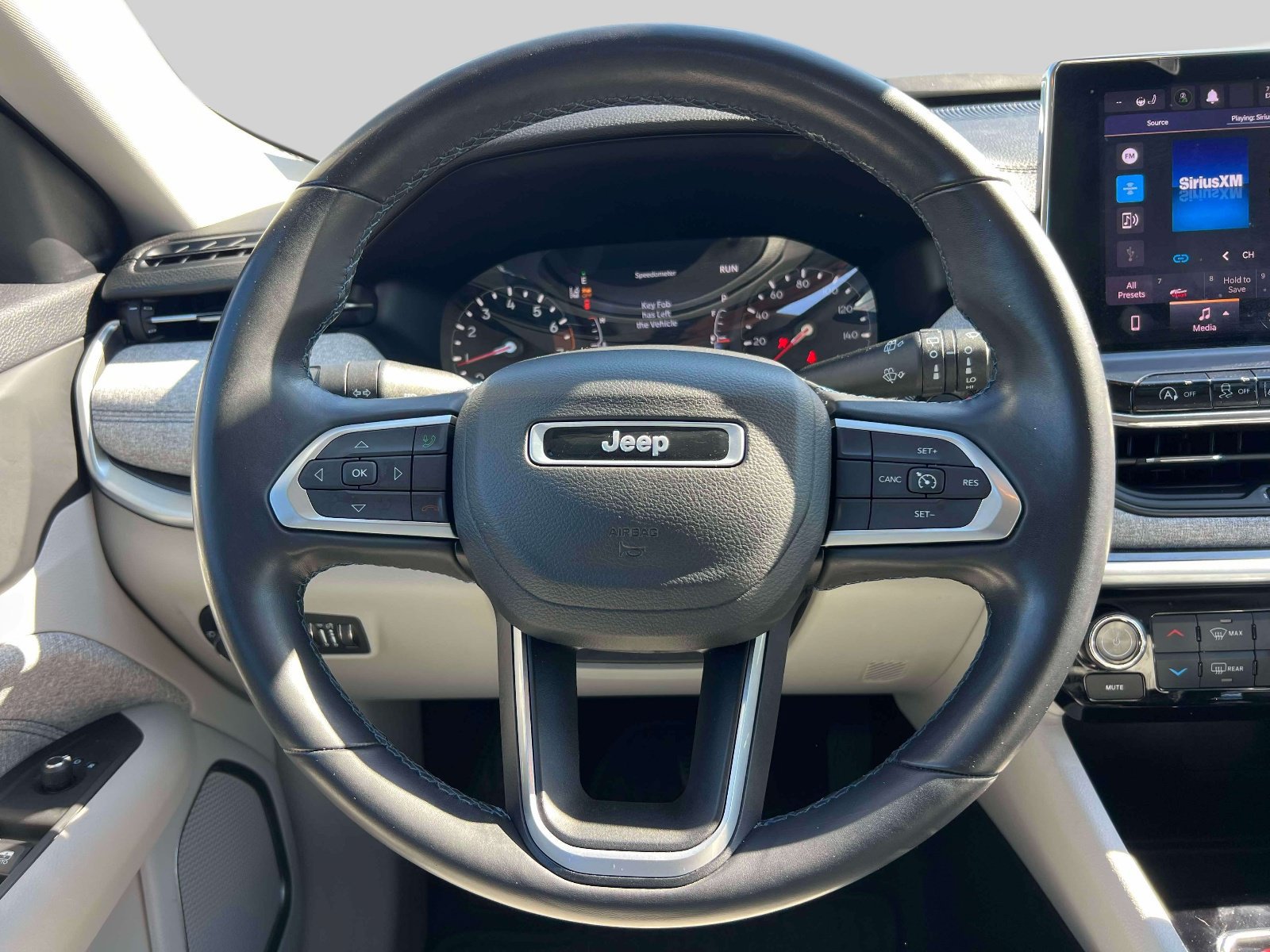 Used 2022 Jeep Compass Latitude w/ Convenience Group AWD/4WD image 13