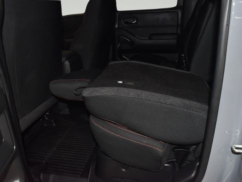 Used 2024 Nissan Frontier PRO-4X w/ Technology Package AWD/4WD image 12