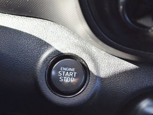 Used 2024 Hyundai Venue SEL image 27