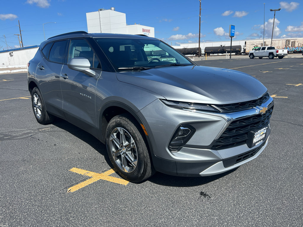 Used 2025 Chevrolet Blazer LT w/ Convenience Package AWD/4WD image 1