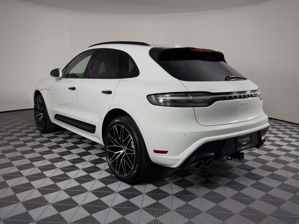 Certified 2026 Porsche Macan AWD/4WD image 3