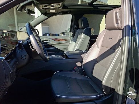 Certified 2023 Cadillac Escalade Premium Luxury AWD/4WD image 17