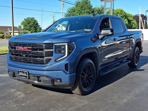Used 2026 GMC Sierra 1500 Elevation w/ Elevation Premium Package AWD/4WD image 3