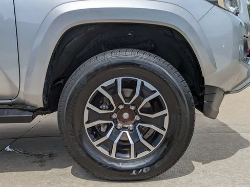 Used 2021 Toyota Tacoma TRD Sport RWD image 10