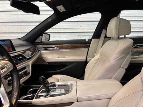 Used 2019 BMW 750i xDrive w/ Executive Package AWD/4WD image 23