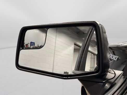 Used 2020 Chevrolet Silverado 1500 Custom w/ Custom Value Package image 14