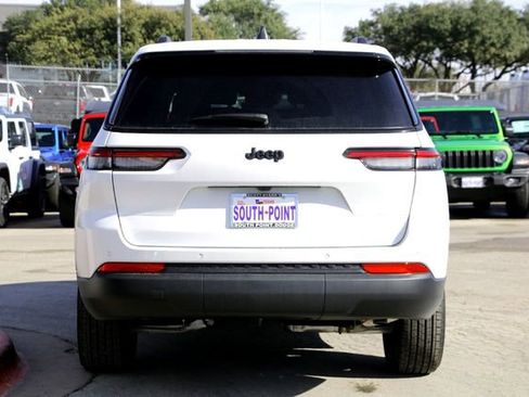 New 2025 Jeep Grand Cherokee L Laredo image 6