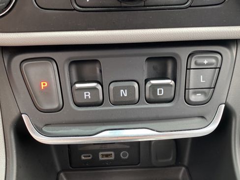 Used 2018 GMC Terrain SLT w/ Preferred Package AWD/4WD image 18