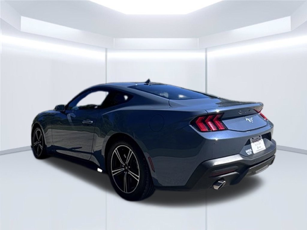 Used 2024 Ford Mustang Coupe RWD image 10