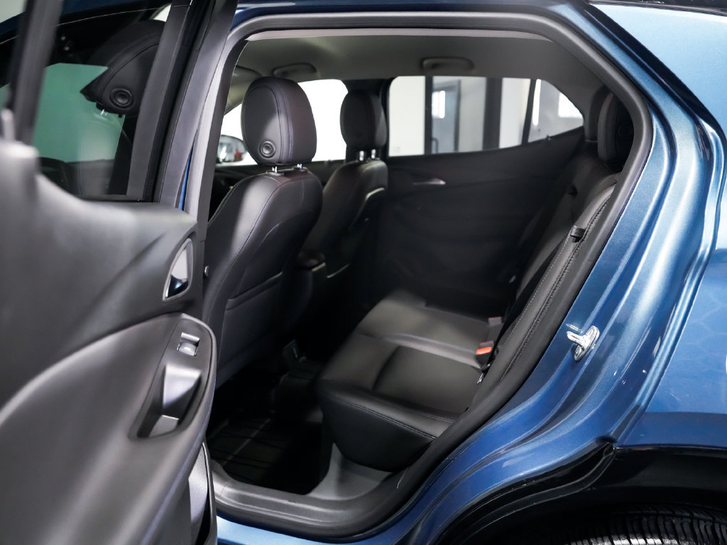 Used 2025 Buick Encore GX Sport Touring w/ Comfort Package AWD/4WD image 33
