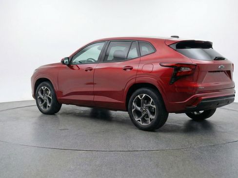 Used 2025 Chevrolet Trax LT image 6