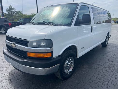 Used 2005 Chevrolet Express 3500 Extended Passenger w/ LS Preferred Equipment Group image 6