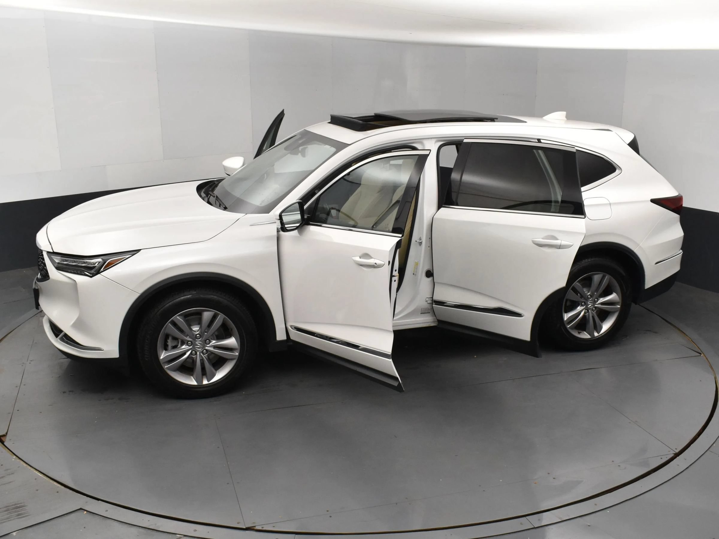 Used 2023 Acura MDX SH-AWD image 7