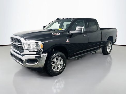 Used 2024 RAM 3500 Tradesman w/ Chrome Appearance Group image 3