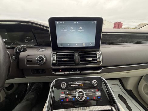Used 2018 Lincoln Navigator Black Label AWD/4WD image 17