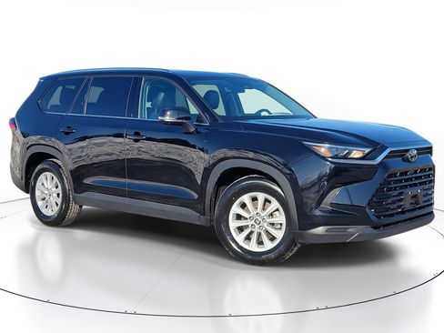 Used 2024 Toyota Grand Highlander XLE image 1