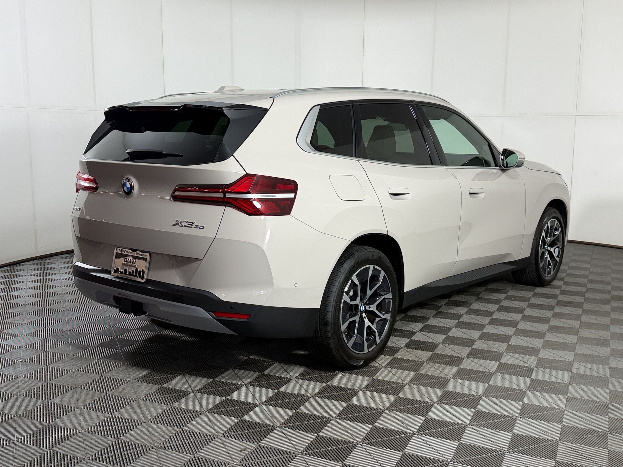 Used 2026 BMW X3 xDrive30i w/ Premium Package AWD/4WD image 9