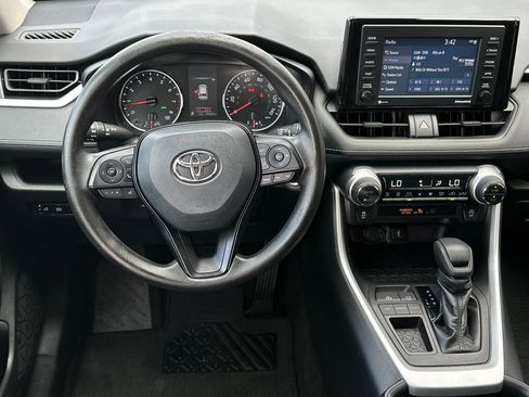 Used 2021 Toyota RAV4 XLE w/ Carpet Mat Package (TMS) image 13