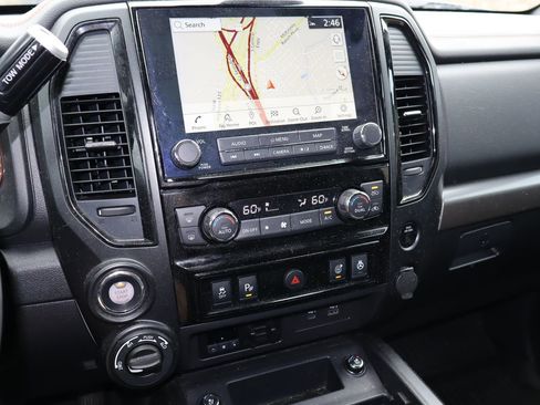 Used 2024 Nissan Titan PRO-4X w/ Pro-4x Convenience Package image 7