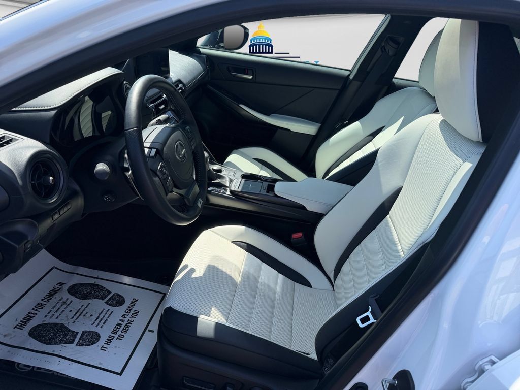 Used 2023 Lexus IS 500 RWD image 27