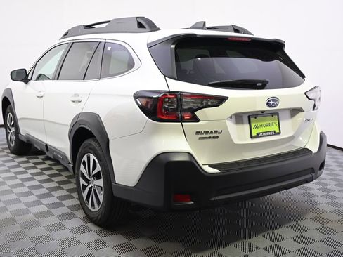 Certified 2025 Subaru Outback Premium w/ Popular Package #1A AWD/4WD image 3