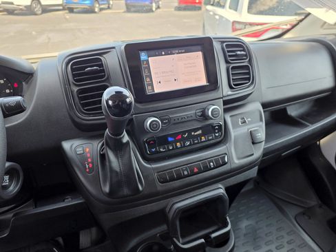 Used 2025 RAM ProMaster 2500 w/ Convenience Group FWD image 30